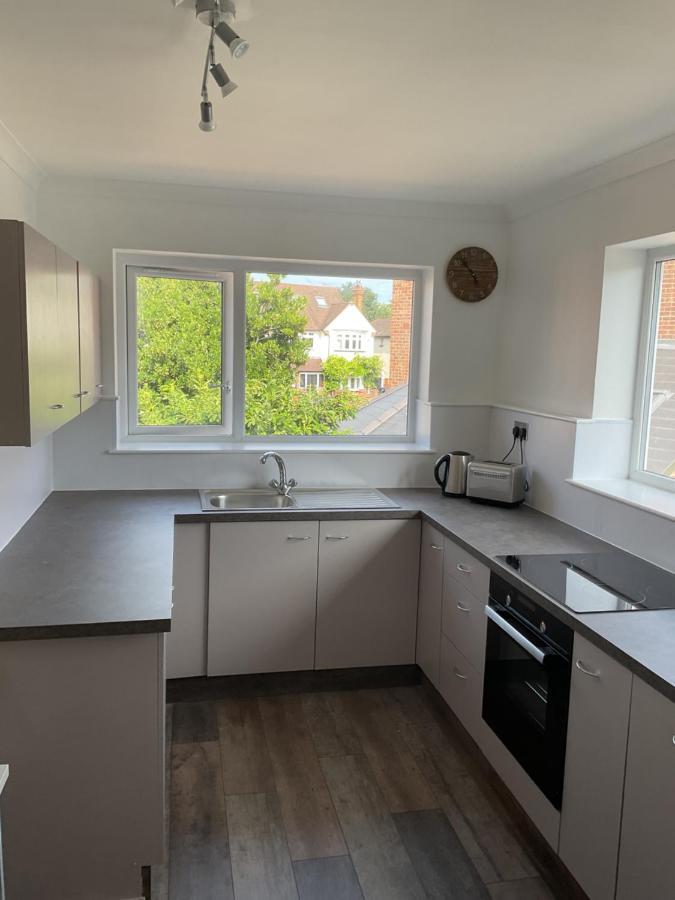 Large 2-Bedroom Maisonette With Free Parking Twickenham Kültér fotó